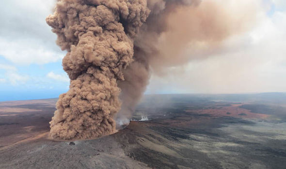 Hawaii's volcano eruption continues to threaten residence